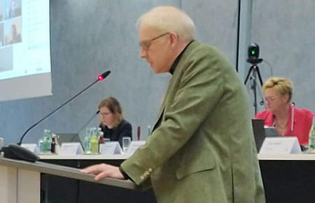 Dr. Robert Schmitz | stellv. Sprecher der SPD-Regionsfraktion Hannover für Umwelt und Klimaschutz, bei seiner Rede in der Regionsversammlung